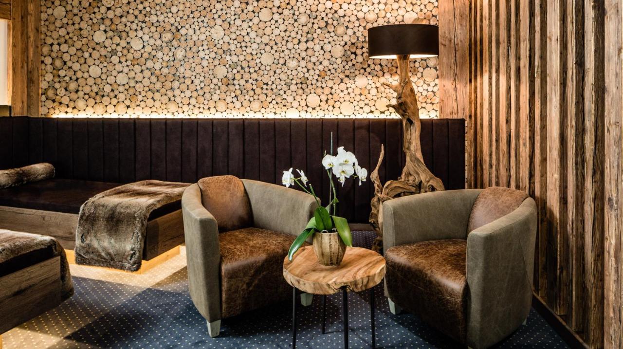 Arthotel Anterleghes - Gardenahotels Selva di Val Gardena Exteriör bild