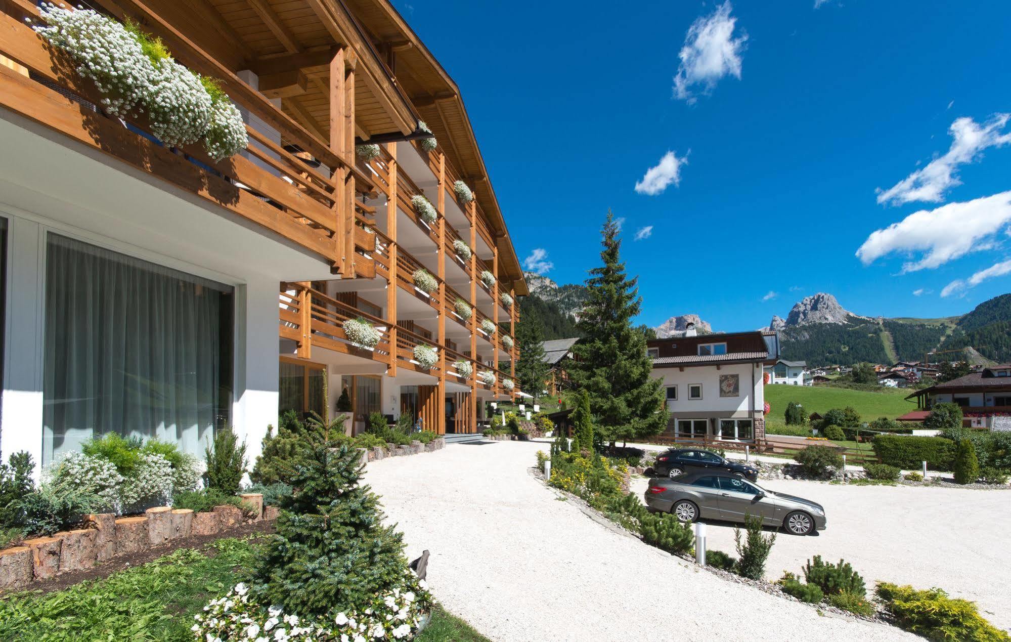 Arthotel Anterleghes - Gardenahotels Selva di Val Gardena Exteriör bild